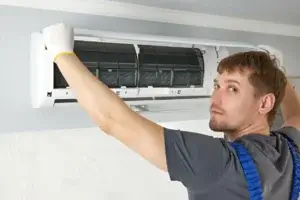 عملية تنظيف المكيفات