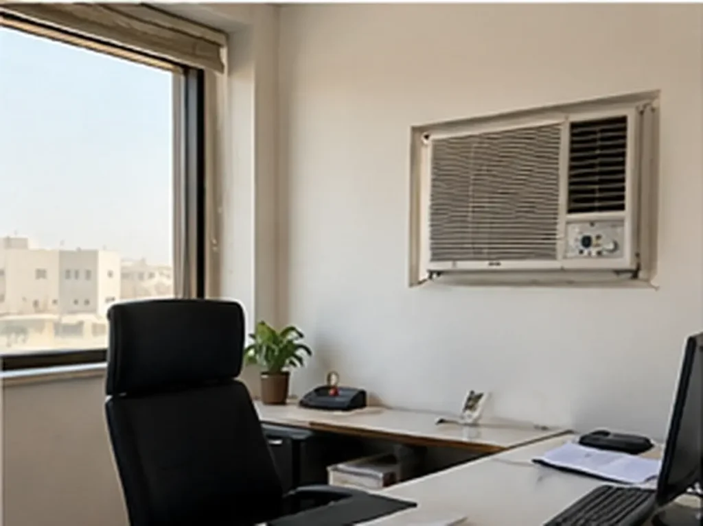 مكيف شباك داخل مكتب في الظهران قبل الفحص
