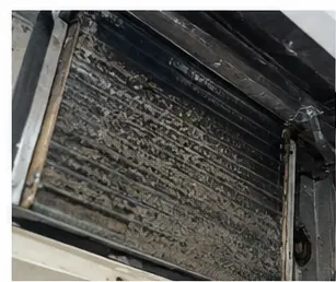 مبخر مكيف كاسيت متسخ قبل الغسيل والتنظيف مبخر مكيف كاسيت متسخ قبل الغسيل والتنظيف